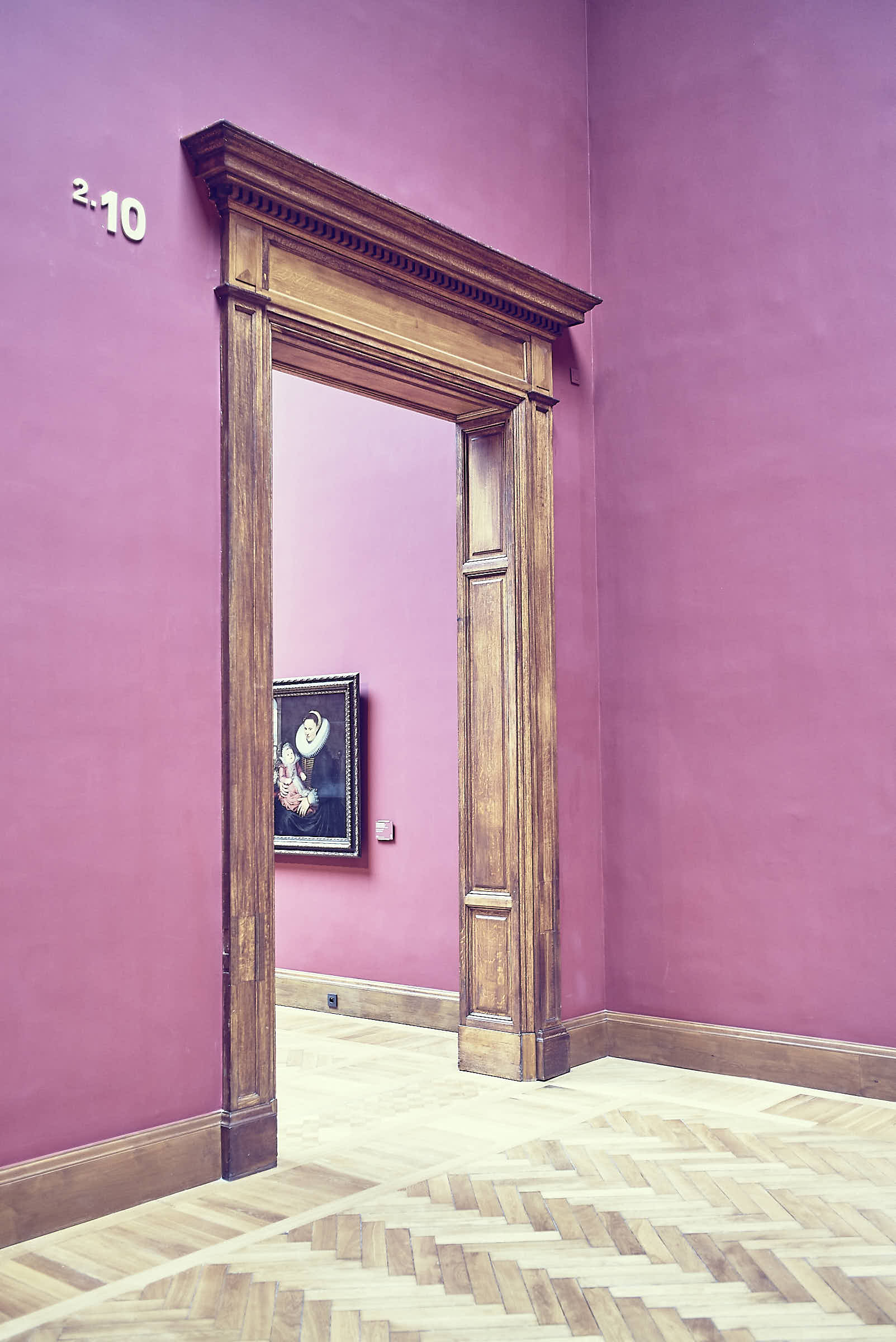 Threshold No. 2.10 fine art photograph by Frank Kayser showing coastal horizon in a minimal seascape (Museum Interior – European Collection)