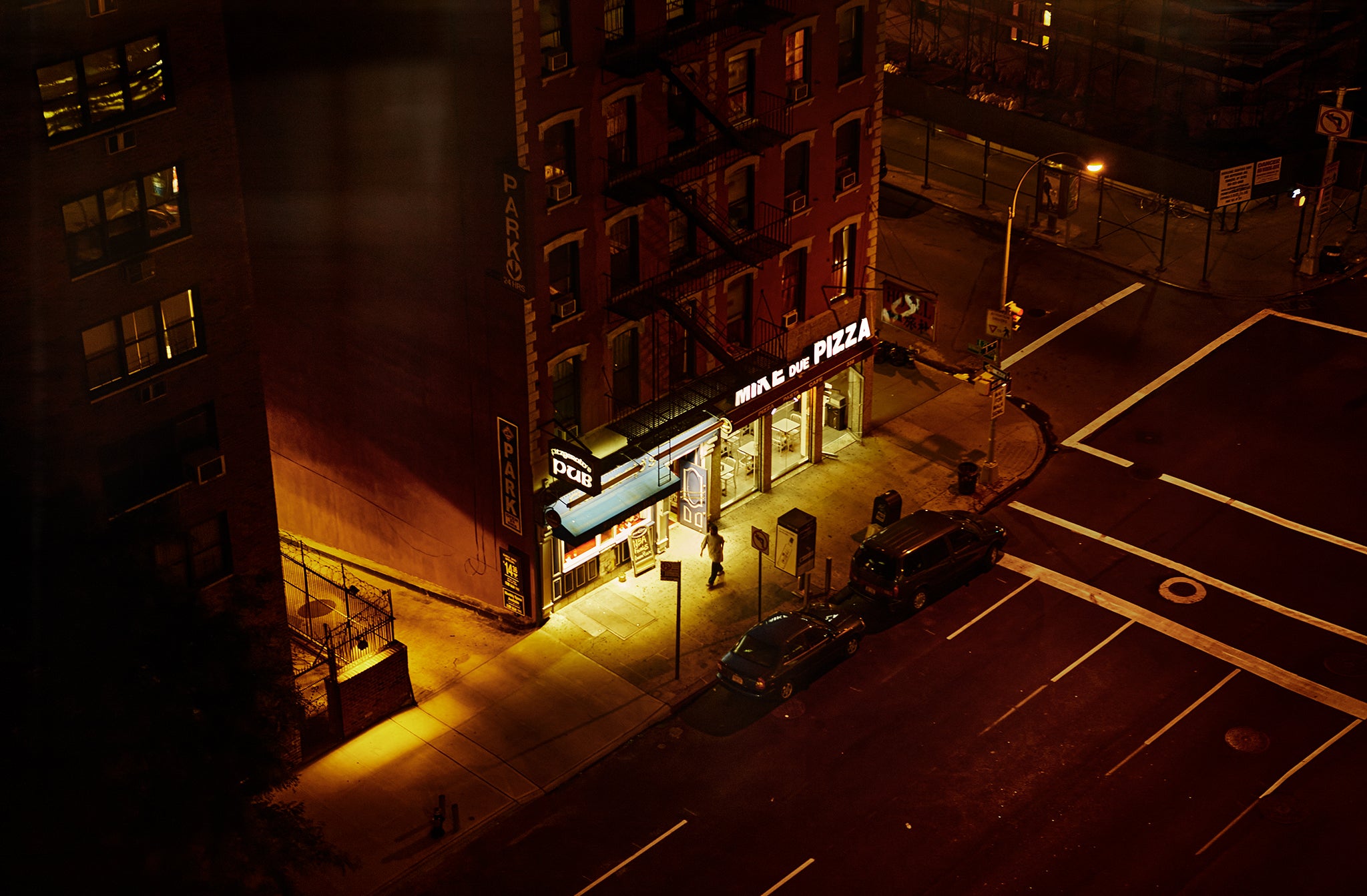 Mike`s Pizza Due fine art photograph by Frank Kayser showing urban architecture in a city stillness (New York City – Metropolis Series)