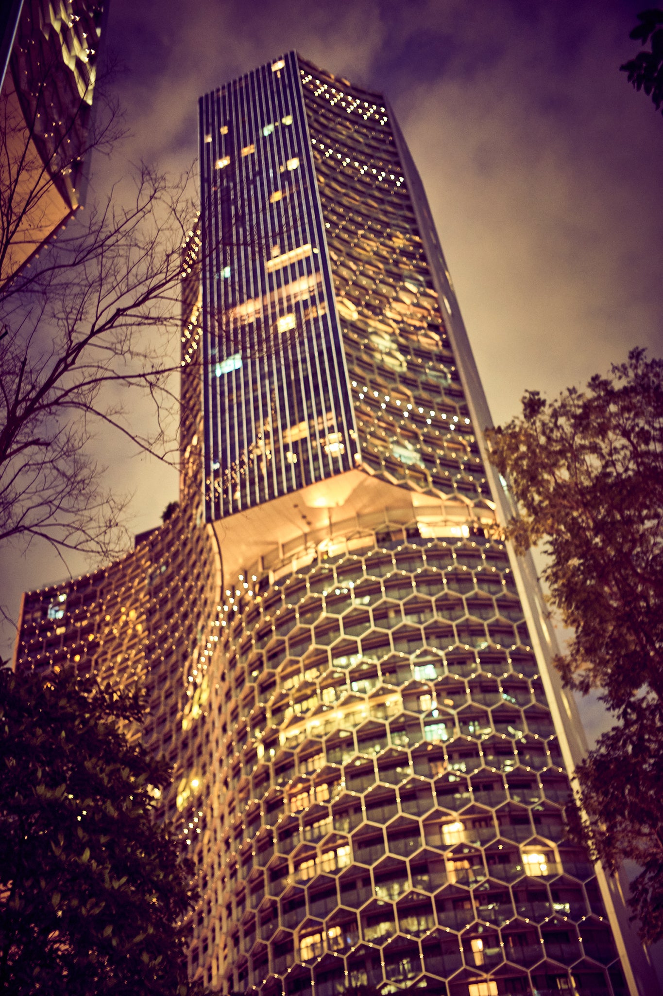 CUCCI TOWER fine art photograph by Frank Kayser showing urban architecture in a city stillness (Singapore – Metropolis Series)