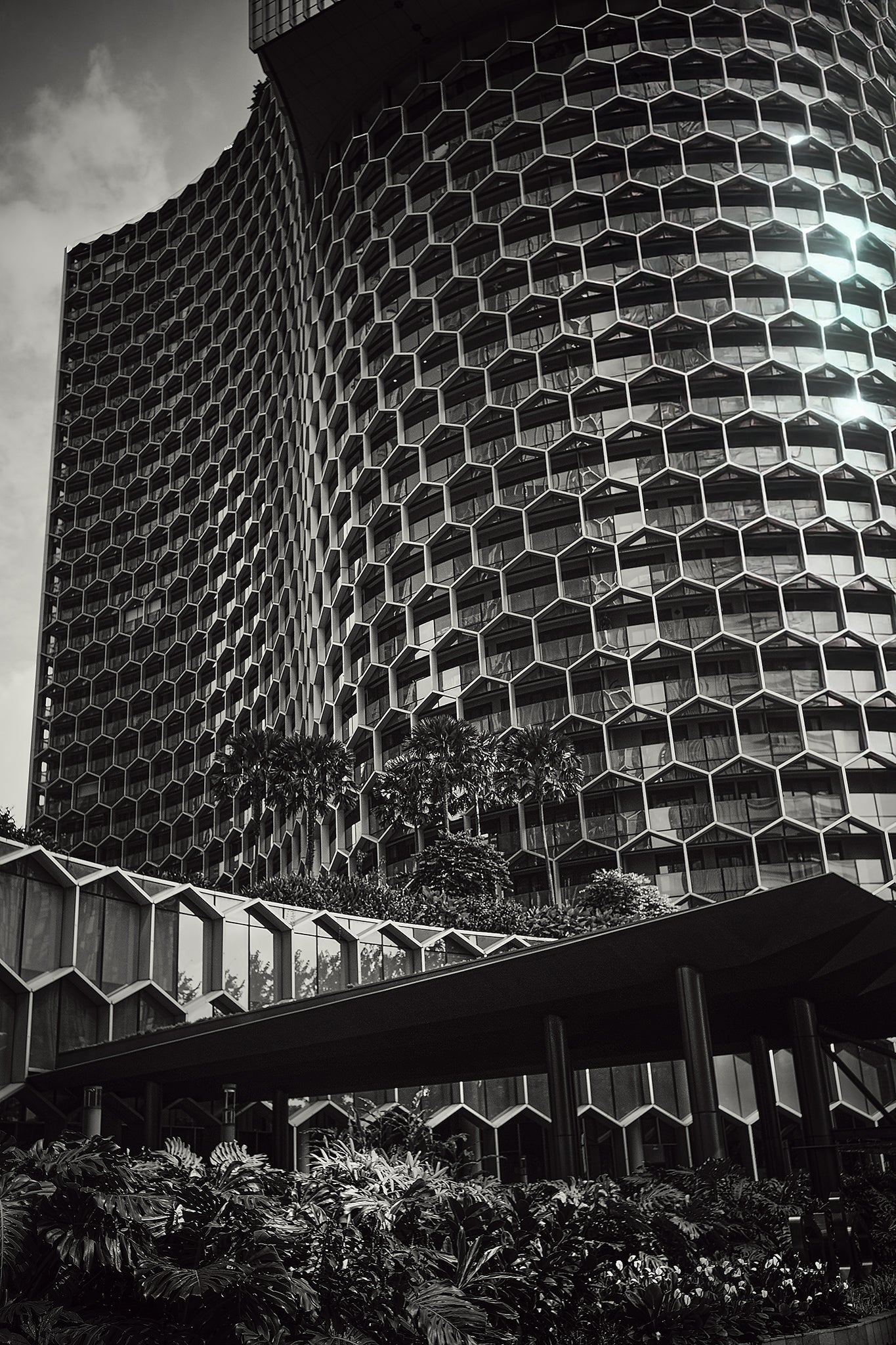 Black Rock fine art photograph by Frank Kayser showing urban architecture in a city stillness (Singapore)